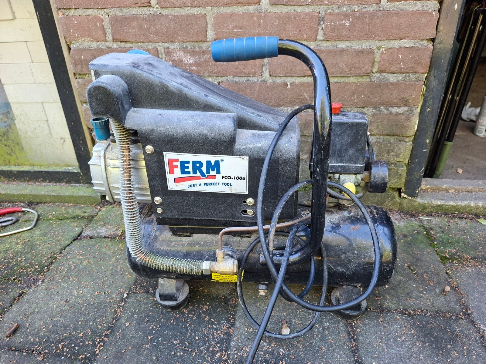 Ferm FCO-1006 compacte compressor, Ophalen, 6 tot 10 bar, Zo goed als nieuw, Minder dan 200 liter/min