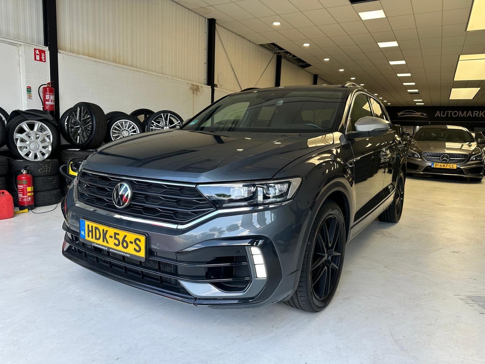 Volkswagen T-ROC 2.0 TSI 4Motion R PANO AKROPOVIC 1 JAAR AUT, Auto's, Volkswagen, Automaat, Gebruikt, Euro 6, 4 cilinders