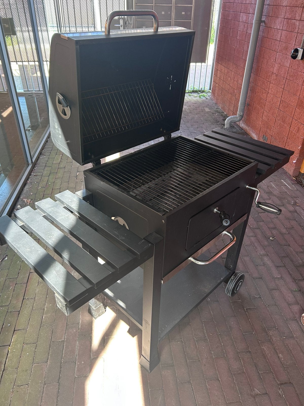 BBQ te koop zo goed als nieuw, Ophalen, Zo goed als nieuw