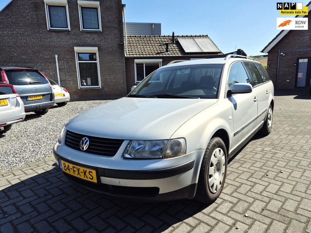 Volkswagen Passat Variant 1.8-5V Comfortline Clima Cruise Ni, Gebruikt, 4 cilinders, Passat, 1300 kg