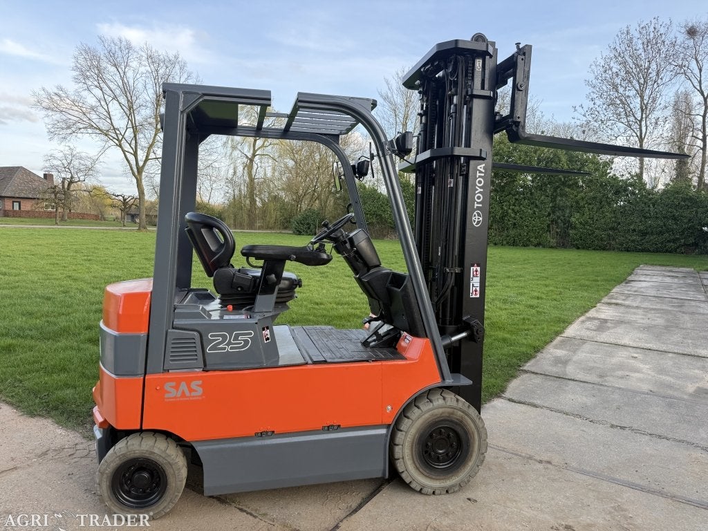 Toyota 2500KG triplo 5M freelift Sideshift non marking bande, Info@vanbeurdenheftrucks.nl, Heftruck, Ophalen of Verzenden, Toyota
