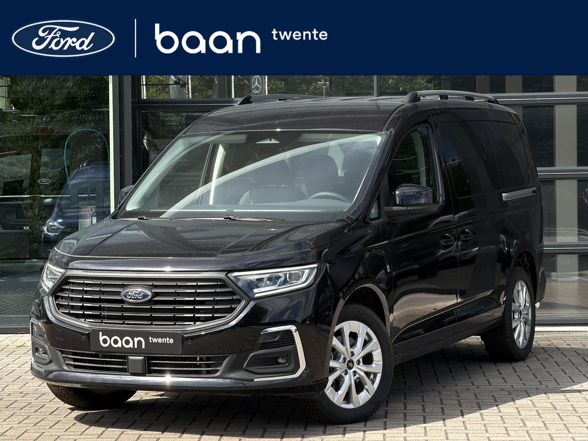 Ford Tourneo Connect 1.5 PHEV L2 Titanium | Trekhaak | 7 zit