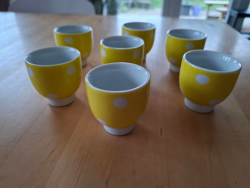 IKEA eierdopjes, vrolijk geel, zo goed als nieuw, Huis en Inrichting, Keuken | Servies, Zo goed als nieuw, Overige typen, Effen