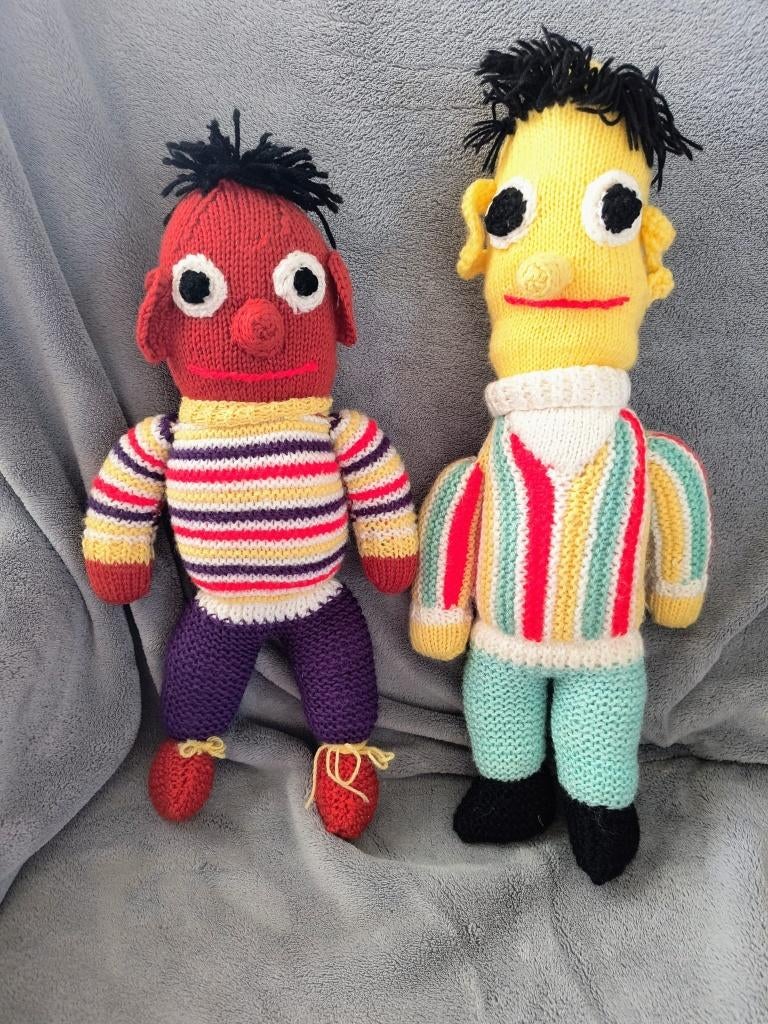 Verzamelen: Gebreide Bert en Ernie knuffels - ca. 45 cm, Ophalen of Verzenden, Overige typen