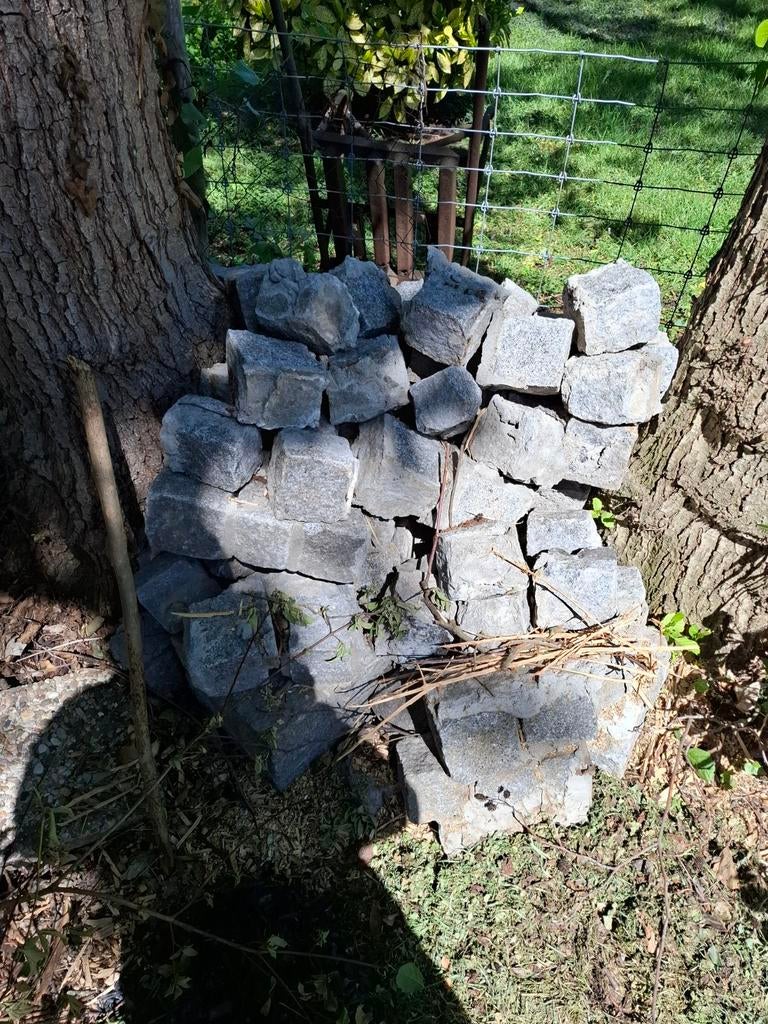 Kinderkopjes basalt stenen, Ophalen, Gebruikt, Antraciet, Kei