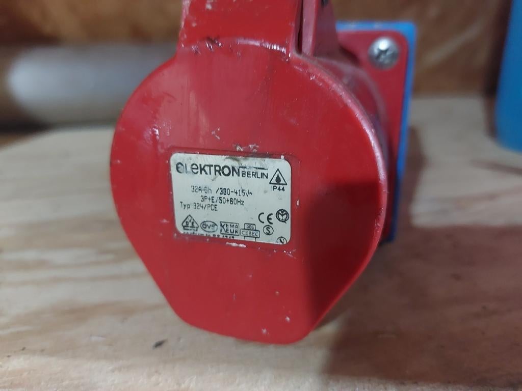 Krachtstroom Verloopstekker 32A 380-415V Elektron Berlin, Ophalen of Verzenden, Gebruikt, Stekker