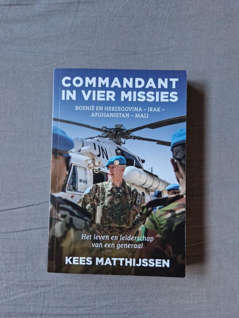 Commandant in vier missies - Kees Matthijssen (nieuwstaat), Ophalen of Verzenden, Tweede Wereldoorlog, Zo goed als nieuw