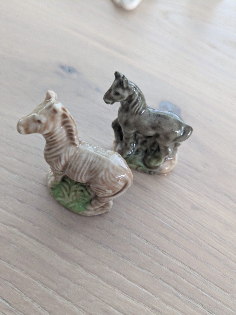 Mini `paarden` beeldjes, Verzamelen, Beelden en Beeldjes, Ophalen, Zo goed als nieuw, Dier