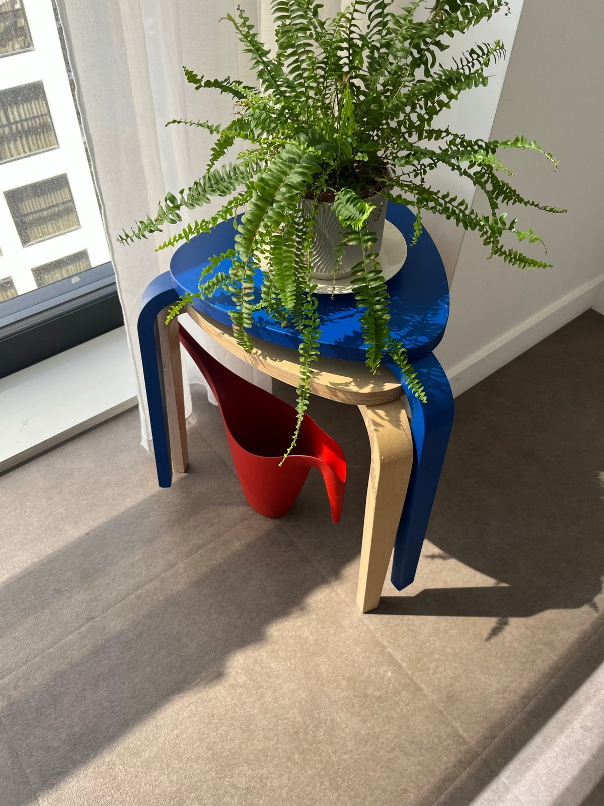 IKEA KYRRE Kruks - Blauw en Hout, Huis en Inrichting, Tafels | Bijzettafels, Ophalen, Minder dan 45 cm, Minder dan 55 cm, Gebruikt
