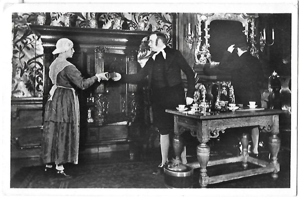 Friesland Klederdracht Oude Gelopen Ansichtkaart ( B339 ), Ophalen of Verzenden, Voor 1920, Gelopen, Friesland