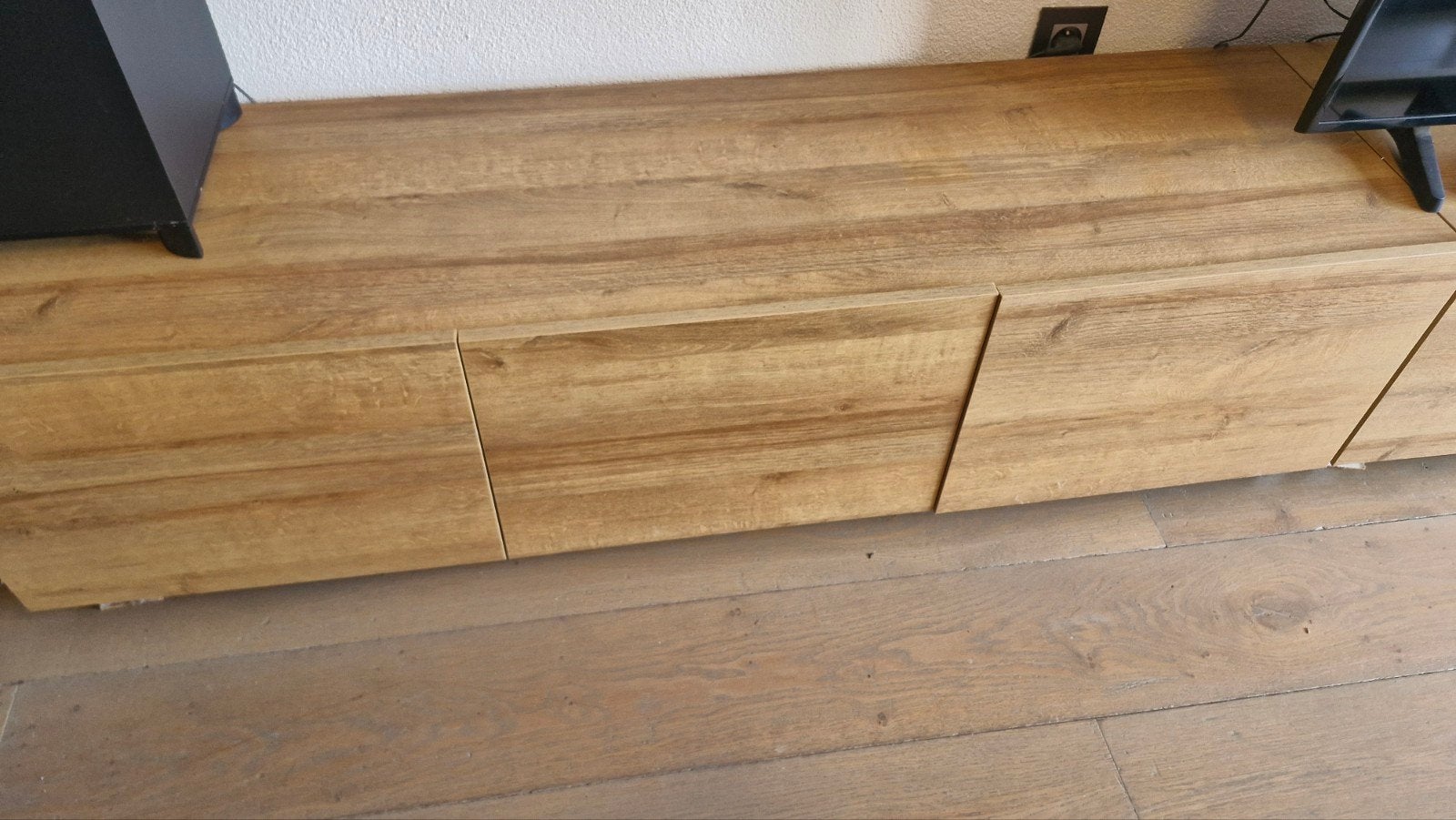 2x TV-kast 150 cm breed met 3 deuren per kast, Huis en Inrichting, Woonaccessoires | Cd- en Dvd-rekken, Ophalen, Gebruikt, Hout