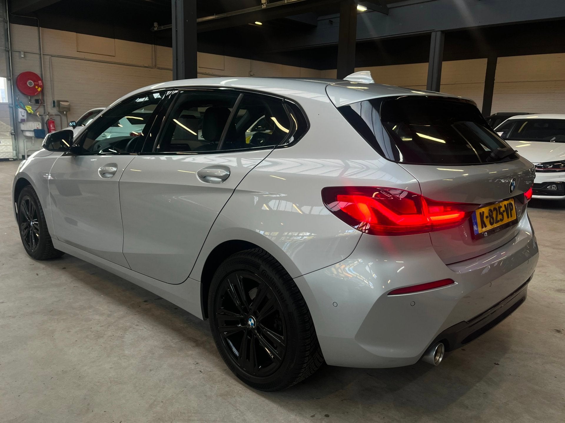 BMW 1-serie 118i High Executive M pakket *Ambiance/PDC Camer, Auto's, 136 pk, Gebruikt, Leder en Stof, Origineel Nederlands