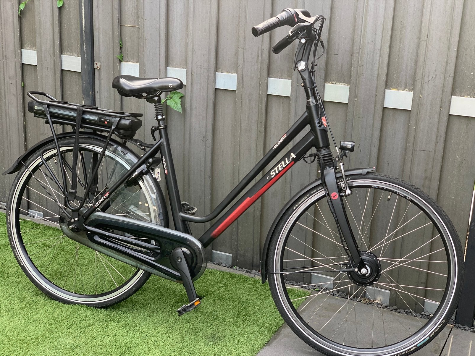 Stella elektrische fietsmet lage km stand, 53 tot 56 cm, Versnellingen, Zo goed als nieuw, Ophalen