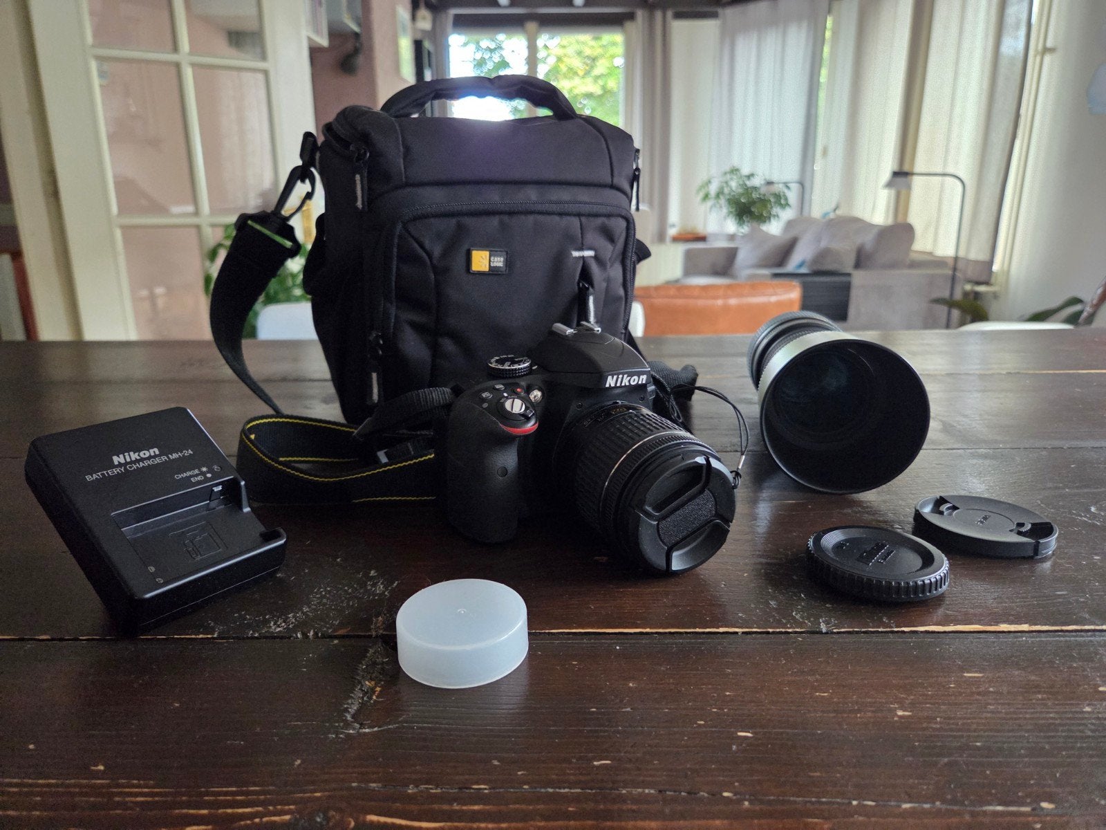 Nikon D3300 met 2 lenzen en accessoires, Ophalen, Gebruikt, Nikon, Zonnekap