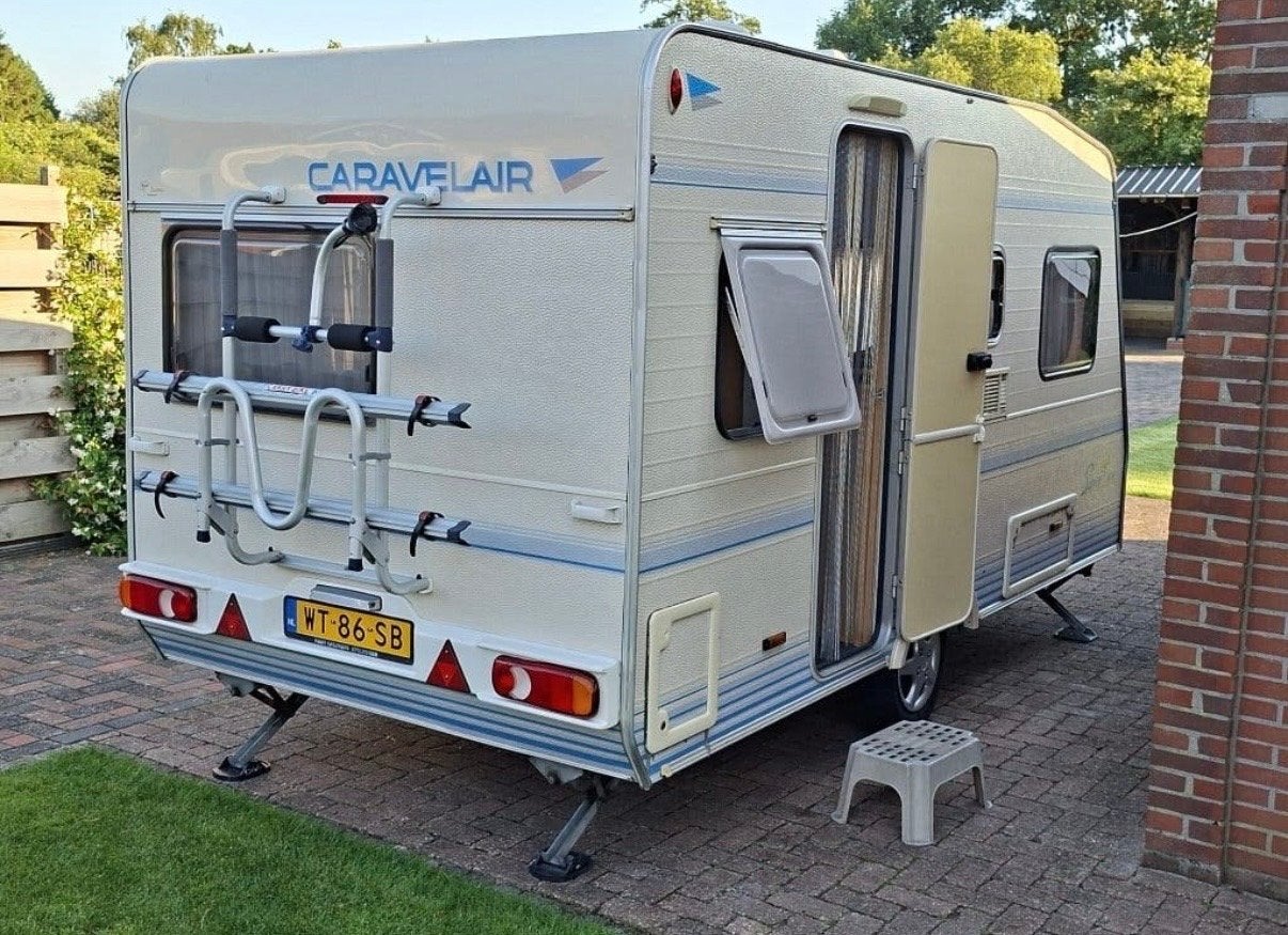 Caravelair caravan met voortent en fietsenrek, Caravans en Kamperen, Caravans, Vast bed, Treinzit, Particulier, 4 tot 5 meter