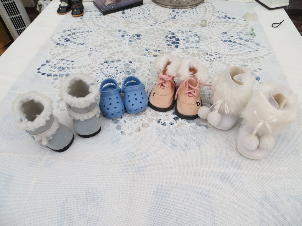 4 paar leuke poppenschoentjes, Ophalen of Verzenden, Zo goed als nieuw, Pop