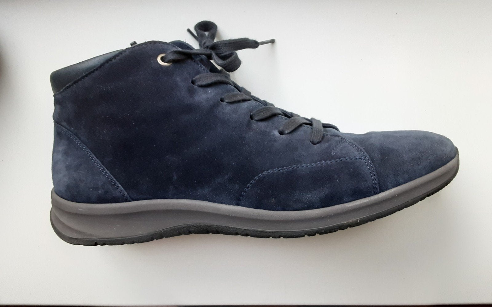 Hartjes Walkers nieuw donkerbl. velours. maat 8/42 wijdte D, Blauw, Nieuw, Ophalen of Verzenden, Sneakers of Gympen