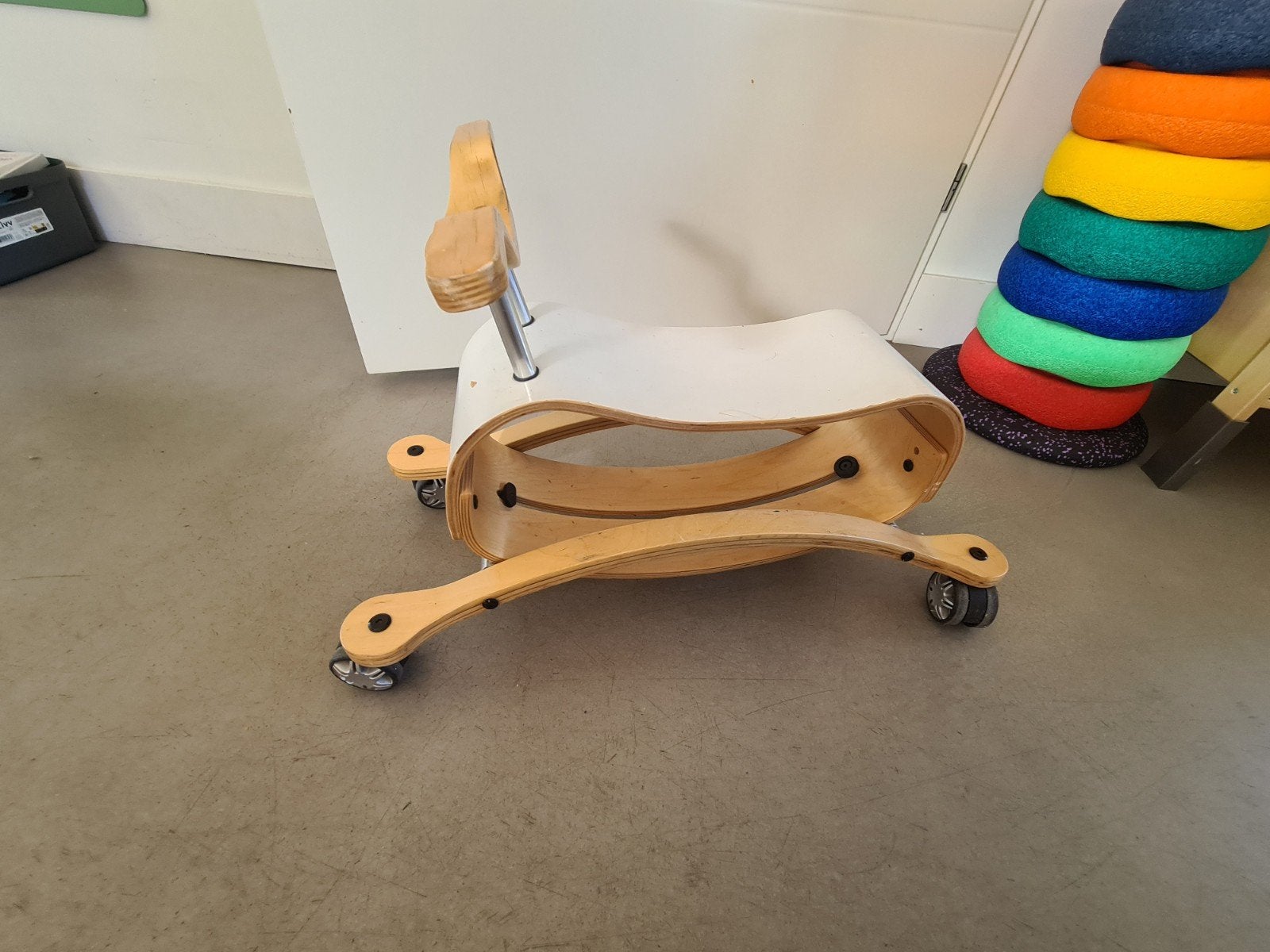 Wishbone Flip houten hobbelpaard en loopfiets, Ophalen of Verzenden, Zo goed als nieuw