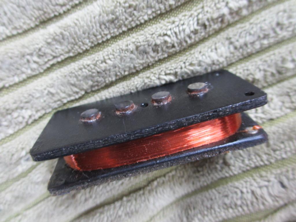 GEZOCHT FENDER PRECISION BASS BLACK BOTTOM SPOELTJE, Ophalen of Verzenden, Gebruikt, Elektrische basgitaar