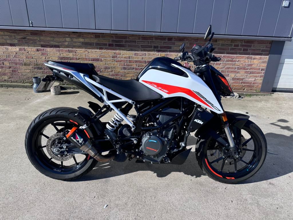 KTM Duke 390 2022 - A2 motor in Topstaat!, Bedrijf, 373 cc, Minimaal motorrijbewijs A2, 12 t/m 35 kW