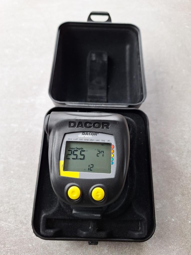 Dacor darwin duikcomputer in mooie staat., Watersport en Boten, Ophalen of Verzenden, Gebruikt, Duikcomputer