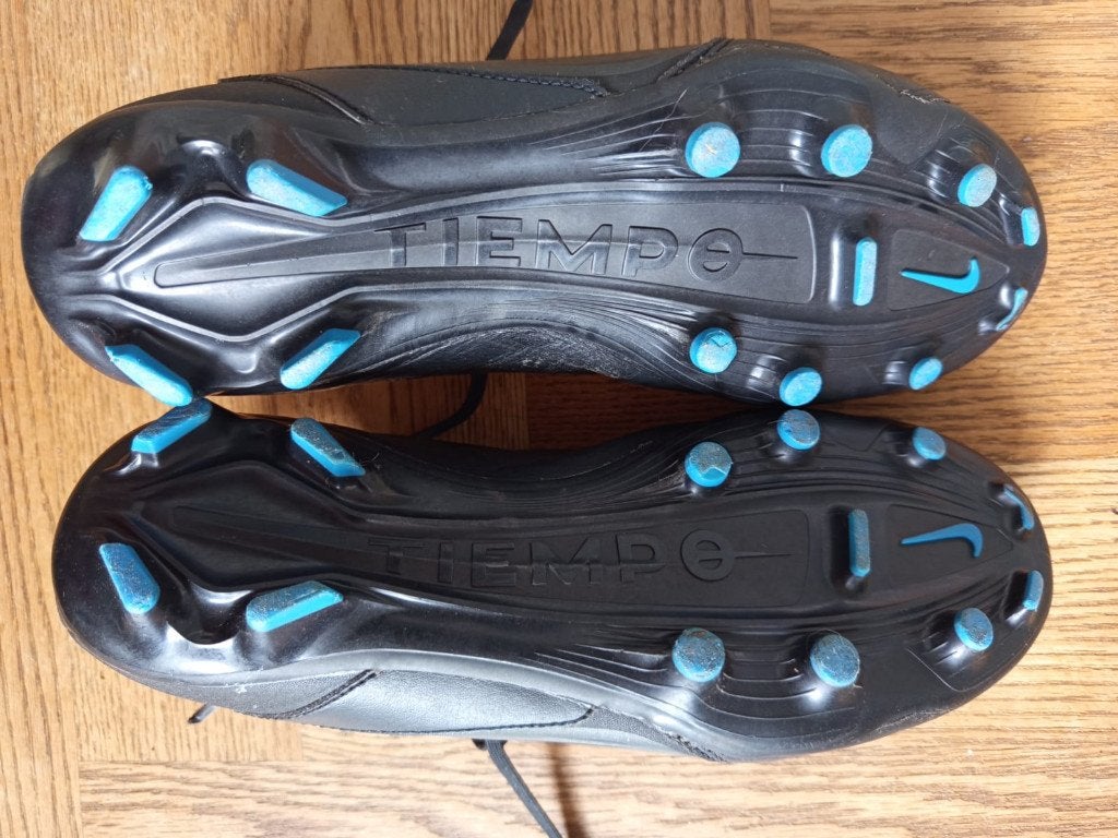 voetbalschoenen zwart Tiempo, Maat XS of kleiner, Ophalen of Verzenden, Gebruikt, Schoenen