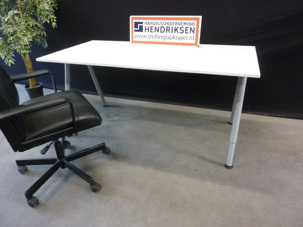 Gebruikt bureau / werktafel / bureautafel Ikea Thyge 160x80, Huis en Inrichting, Ophalen, 160 cm, Gebruikt, In hoogte verstelbaar