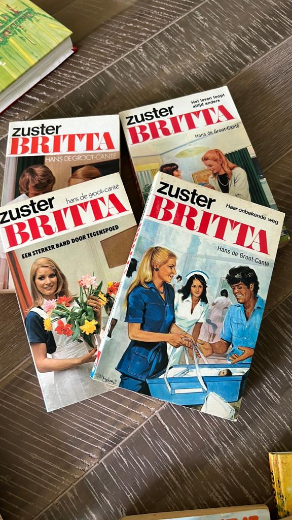 Zuster Britta serie, Boeken, Ophalen of Verzenden, Gelezen