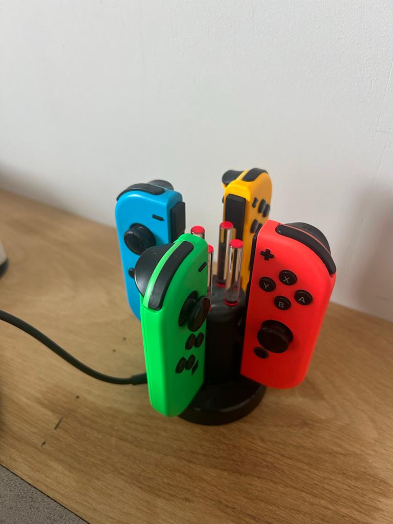 Nintendo Switch Joy-Cons oplaadstation 4 in 1, Ophalen, Gebruikt, Met 3 controllers of meer, Switch Original