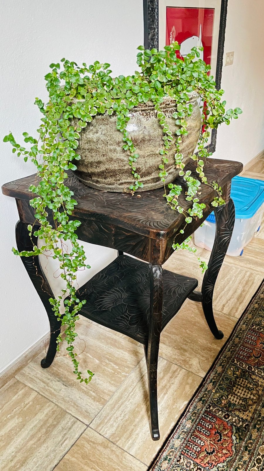 Handgesneden plantentafel / bijzettafel van massief hout, Antiek en Kunst, Antiek | Meubels | Tafels, Ophalen