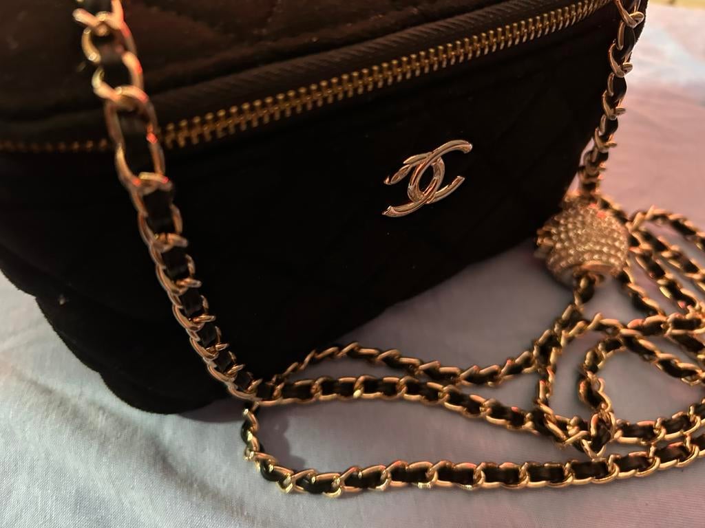 Zwarte Chanel Vanity Chain Clutch, Ophalen of Verzenden, Zo goed als nieuw, Zwart, Avondtasje