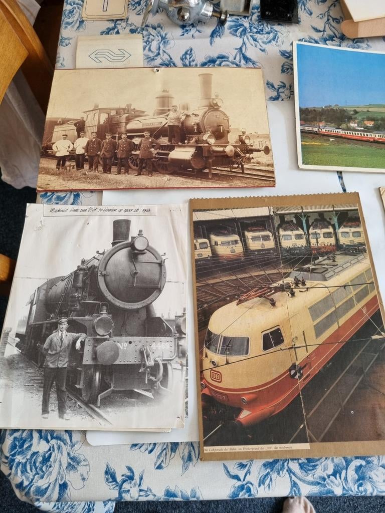 Inter(nationale) treinen, elektrisch en stoomlocomotieven., Ophalen of Verzenden, Gebruikt, Trein, Kaart of Prent
