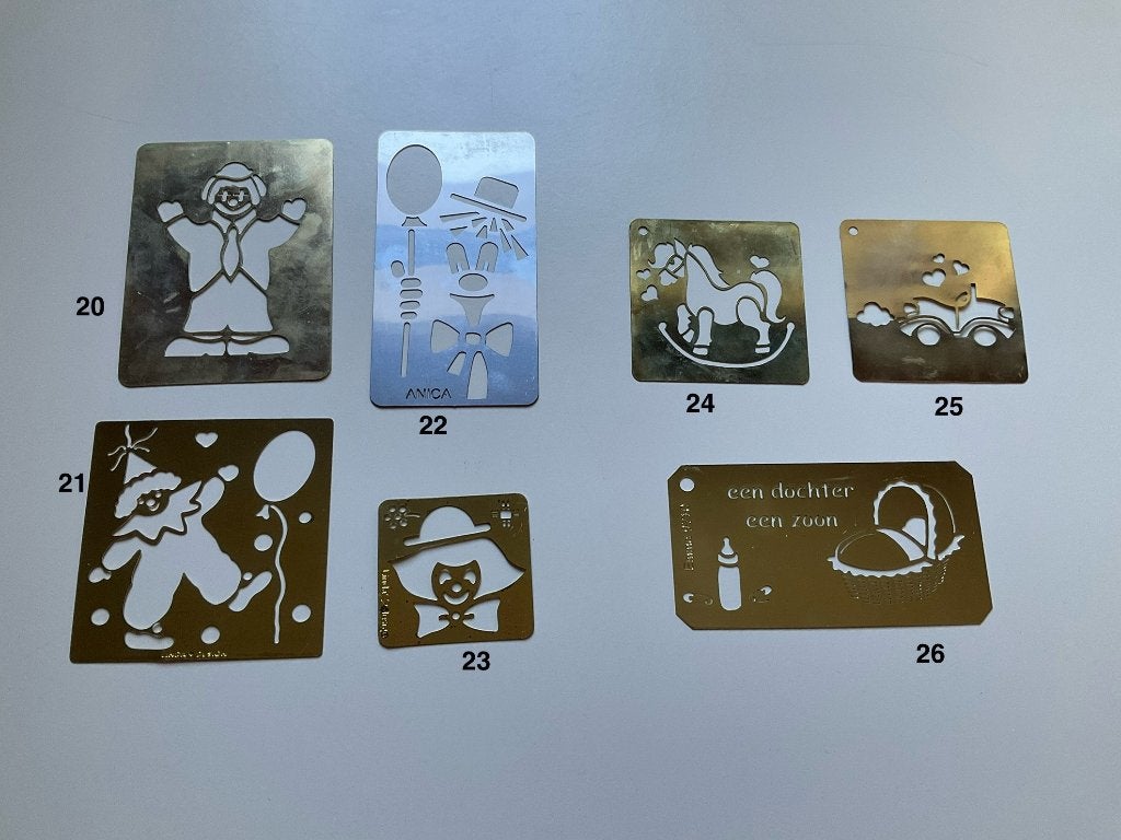 kaarten maken embossing stencils sjablonen -2-, Ophalen of Verzenden, Zo goed als nieuw, Overige thema's, Pons of Mal