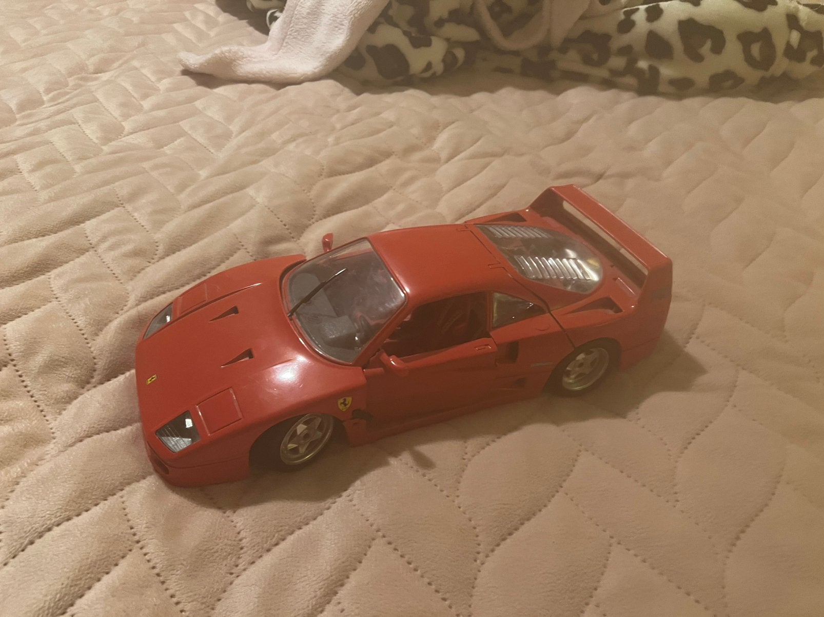 Ferrari F40 1987, Hobby en Vrije tijd, Modelauto's | 1:18, Ophalen of Verzenden, Gebruikt, Auto, Bburago