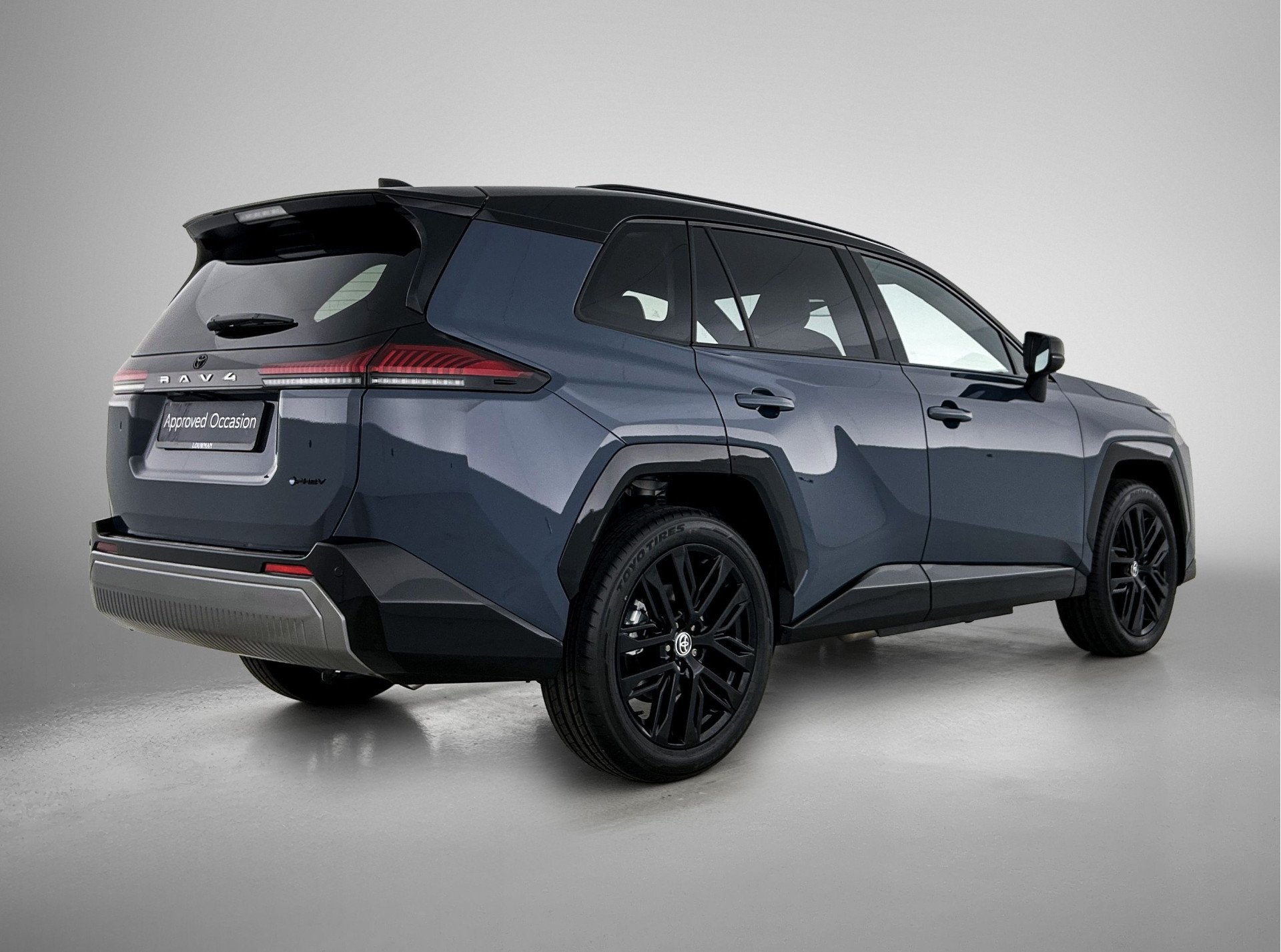 Toyota RAV4 2.5 Plug-in Hybrid 270 First Edition | BTW voert, Auto's, Gebruikt, 4 cilinders, Plug-in hybride, Grijs