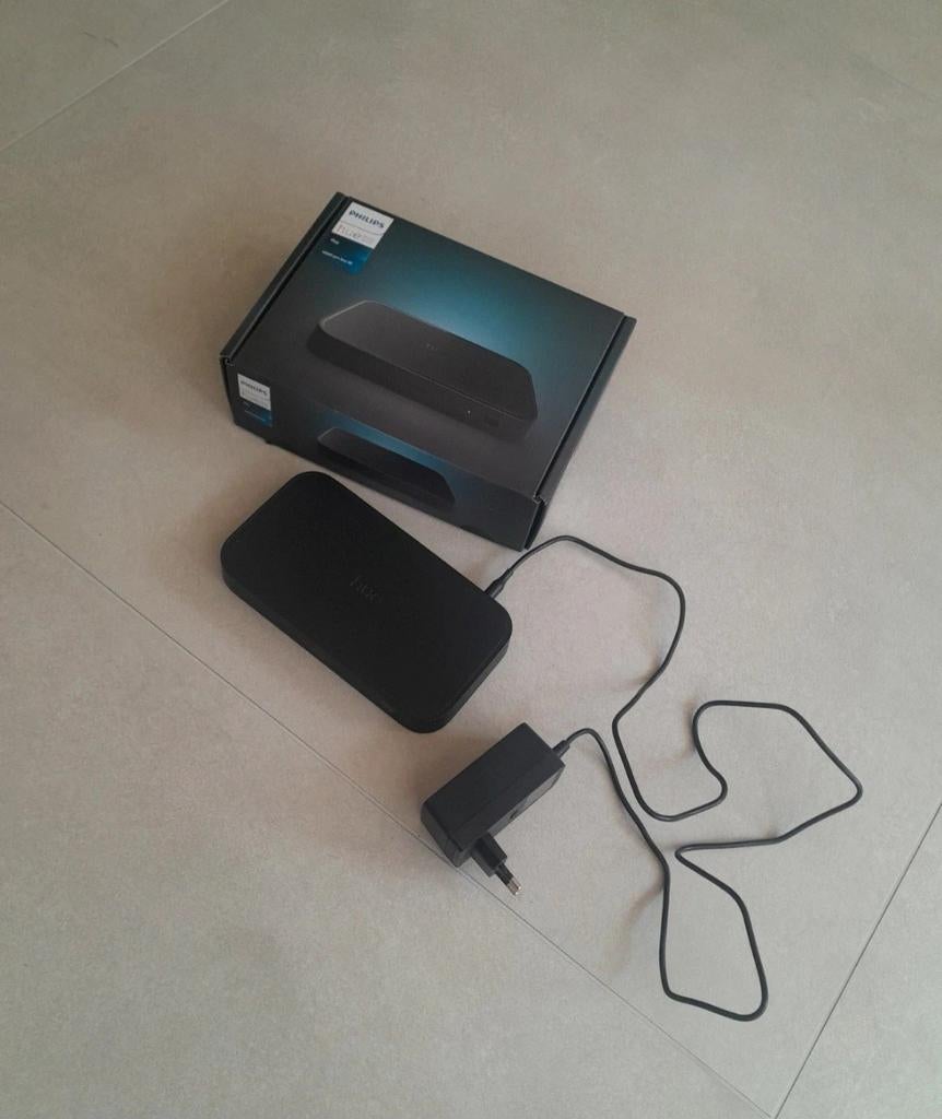 Philips Hue Play HDMI Sync Box 8K, Ophalen of Verzenden, Zo goed als nieuw