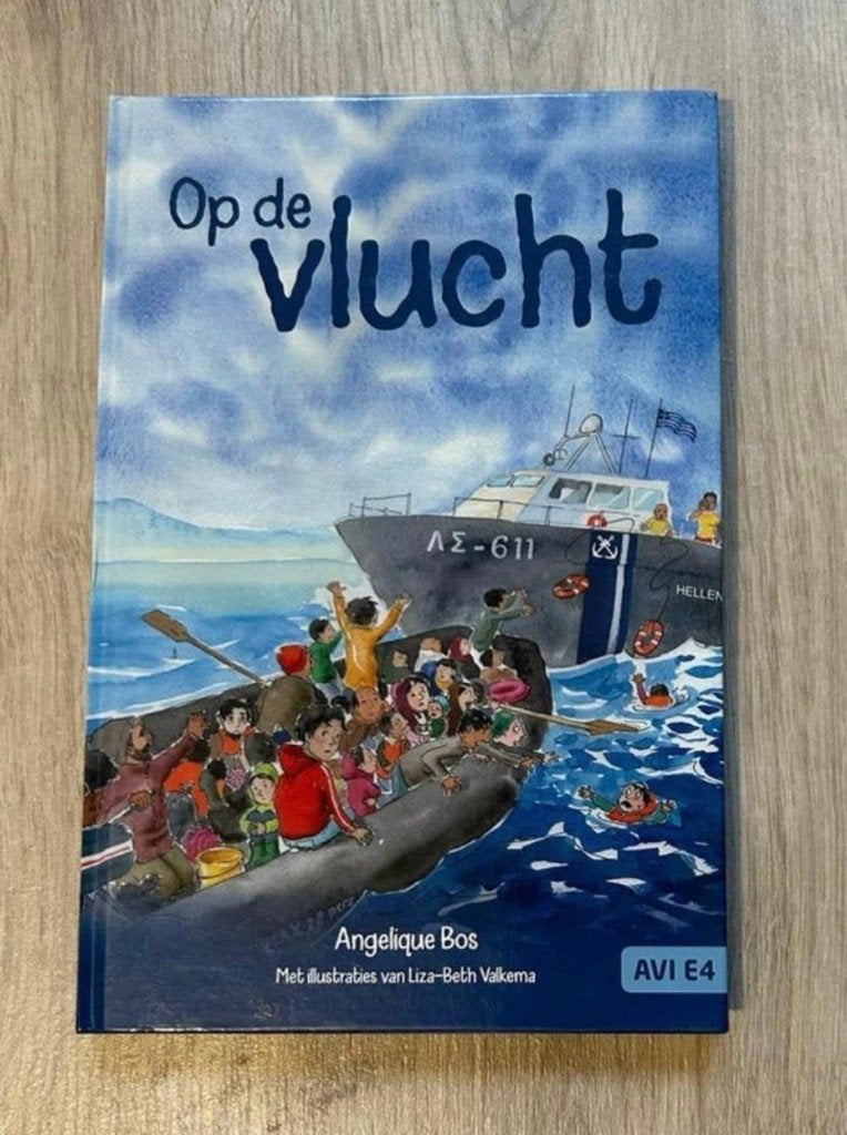 Op De Vlucht - Angelique Bos - Thema: vluchtelingen, Ophalen of Verzenden, Zo goed als nieuw
