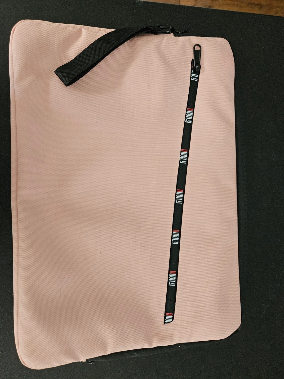 Roze laptoptas/hoes - 15 inch, Ophalen of Verzenden, 15 inch, Zo goed als nieuw, Nubily