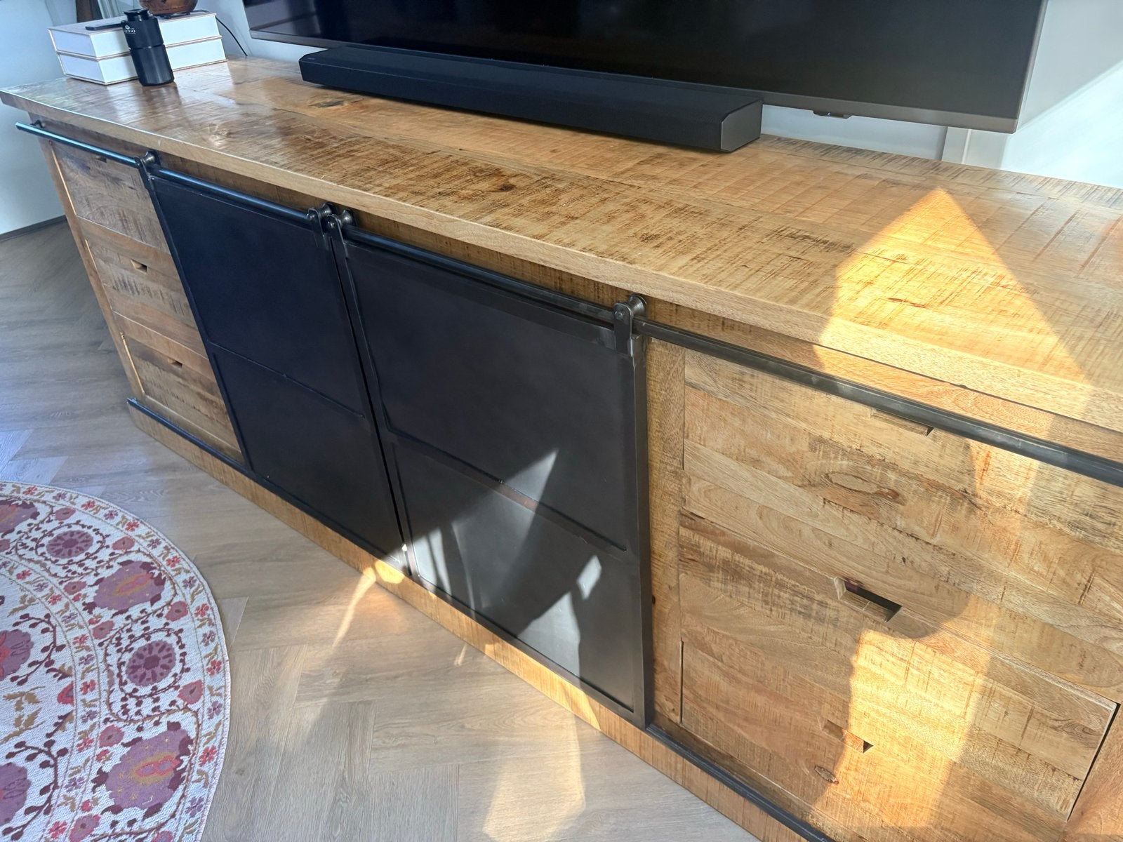 Mangohouten Dressoir met Stalen Schuifdeuren - 240cm, Ophalen, Zo goed als nieuw, 200 cm of meer, Overige houtsoorten
