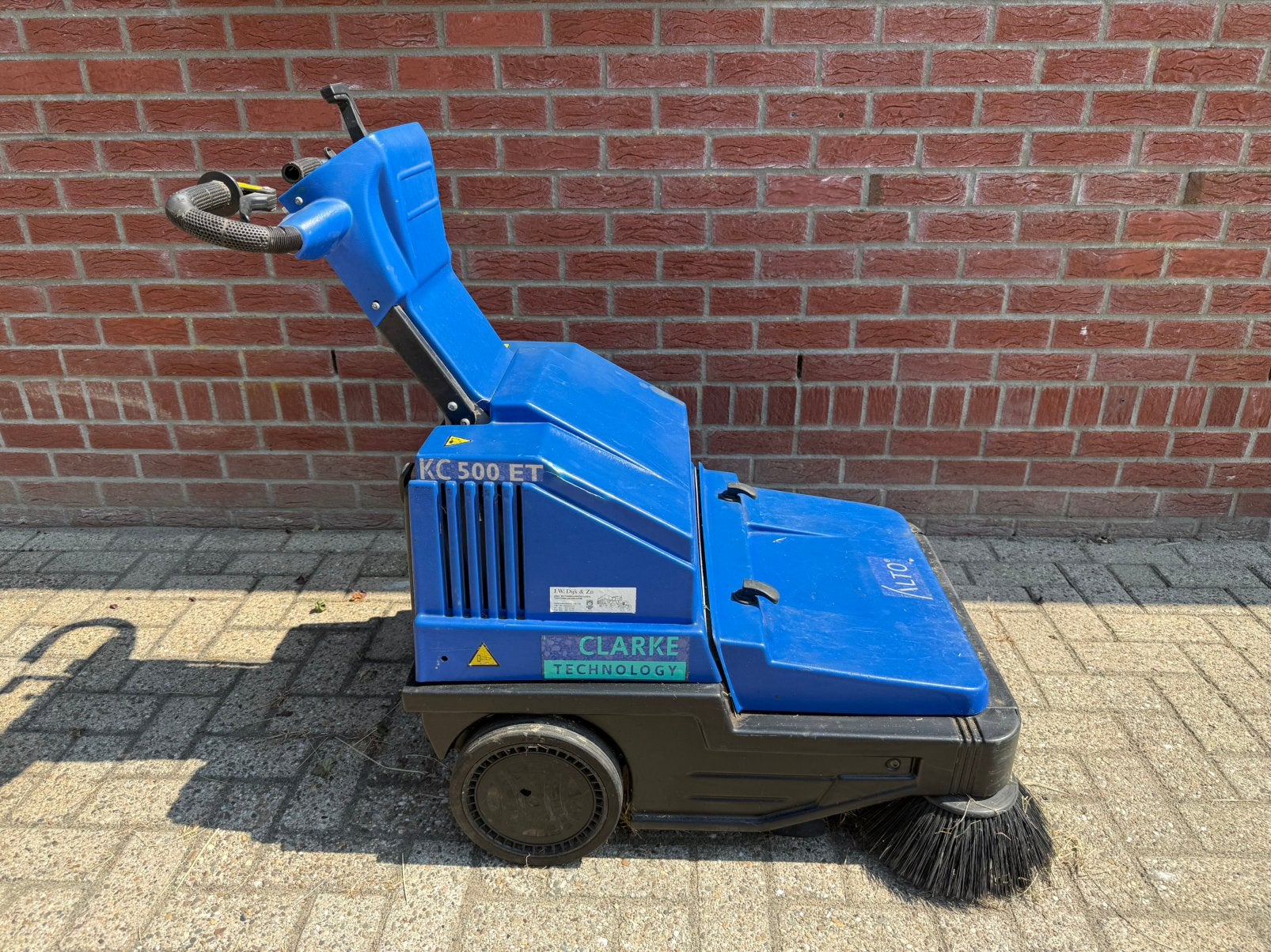 Clarke KC 500 ET Accu Veegmachine / Straatveegmachine lader, Ophalen, Gebruikt