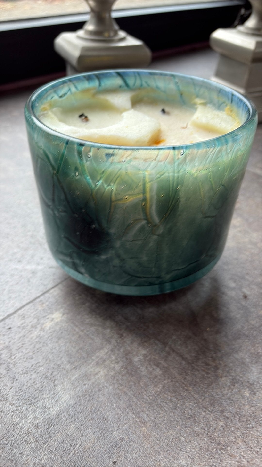 Kandelaar van glas, Ophalen