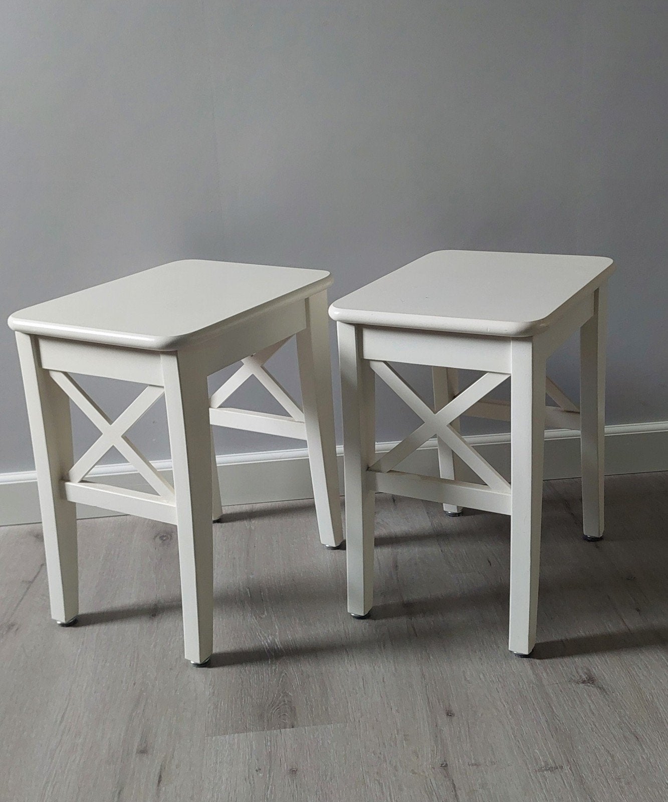 2x IKEA Ingolf Kruk / Bijzettafel Wit, Ophalen, Gebruikt, Hout