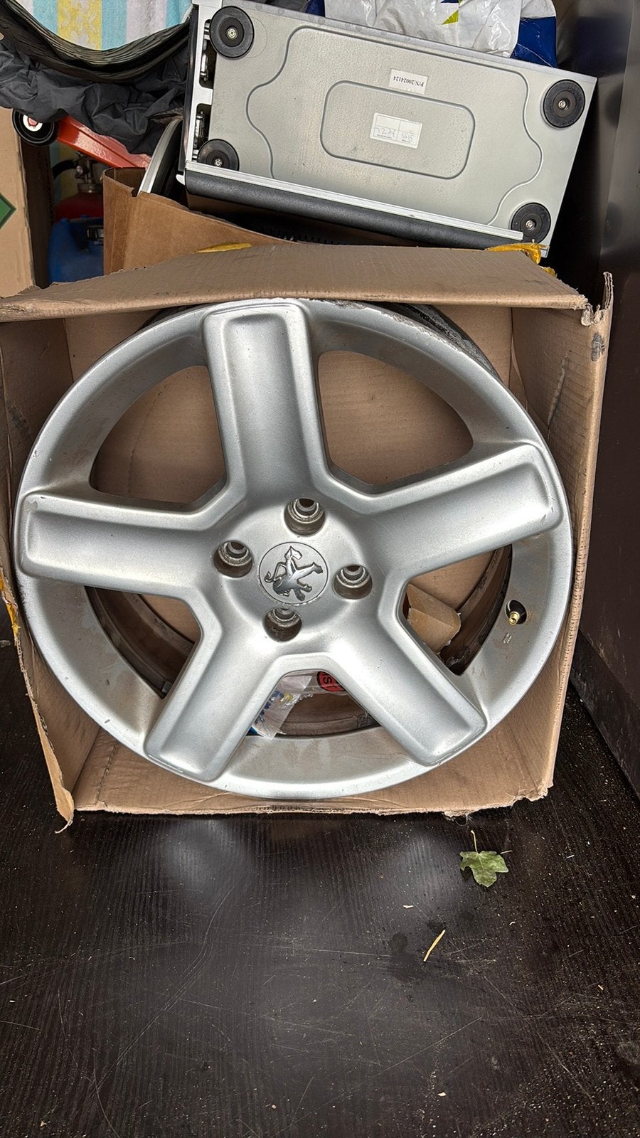 5 x17 inch 4x108 Peugeot..3 zonder banden ., Ophalen, Zo goed als nieuw