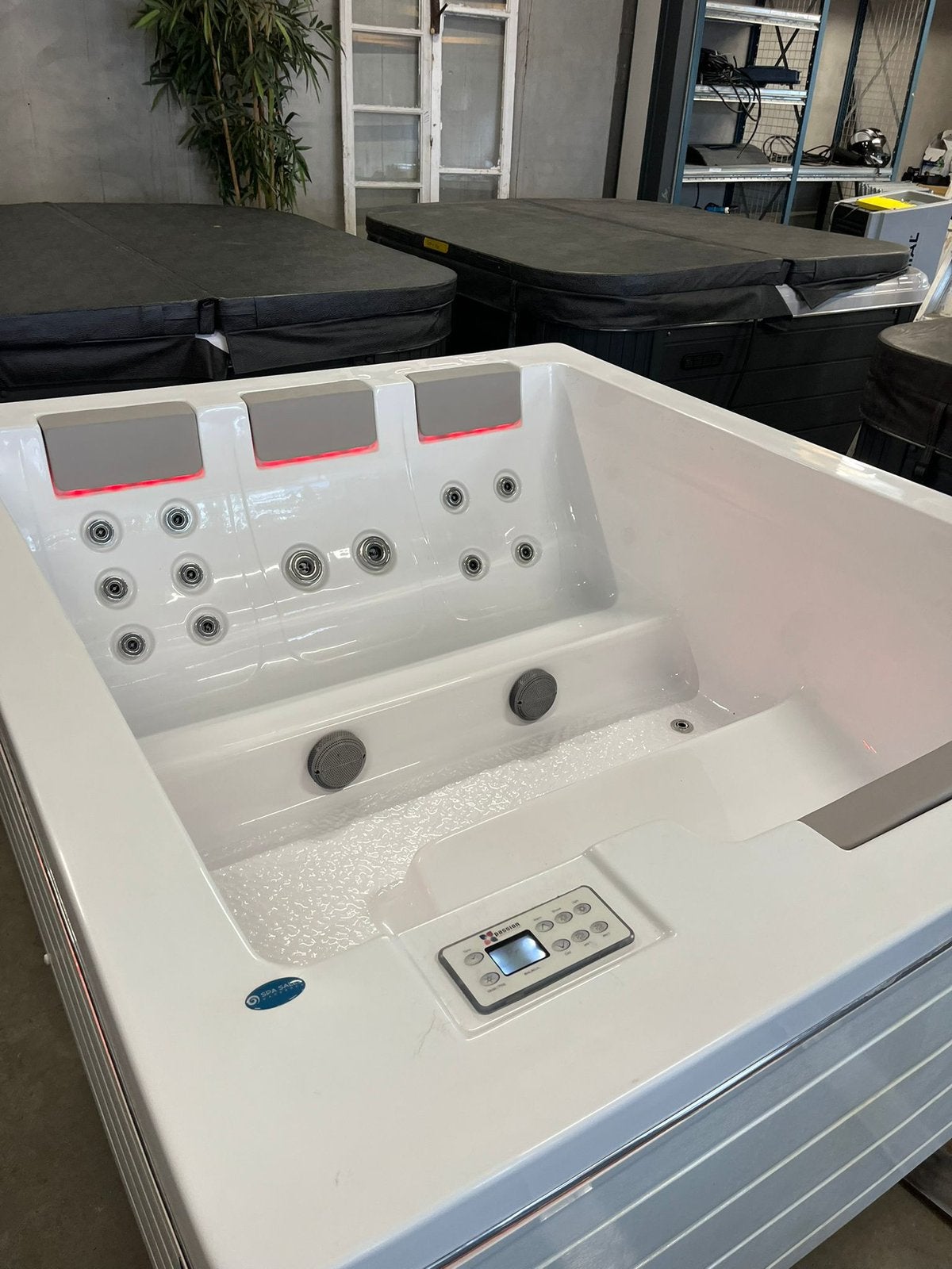Modern design 5 pers Spa Serene incl Garantie & Plaatsing, Ophalen, Zo goed als nieuw, Filter