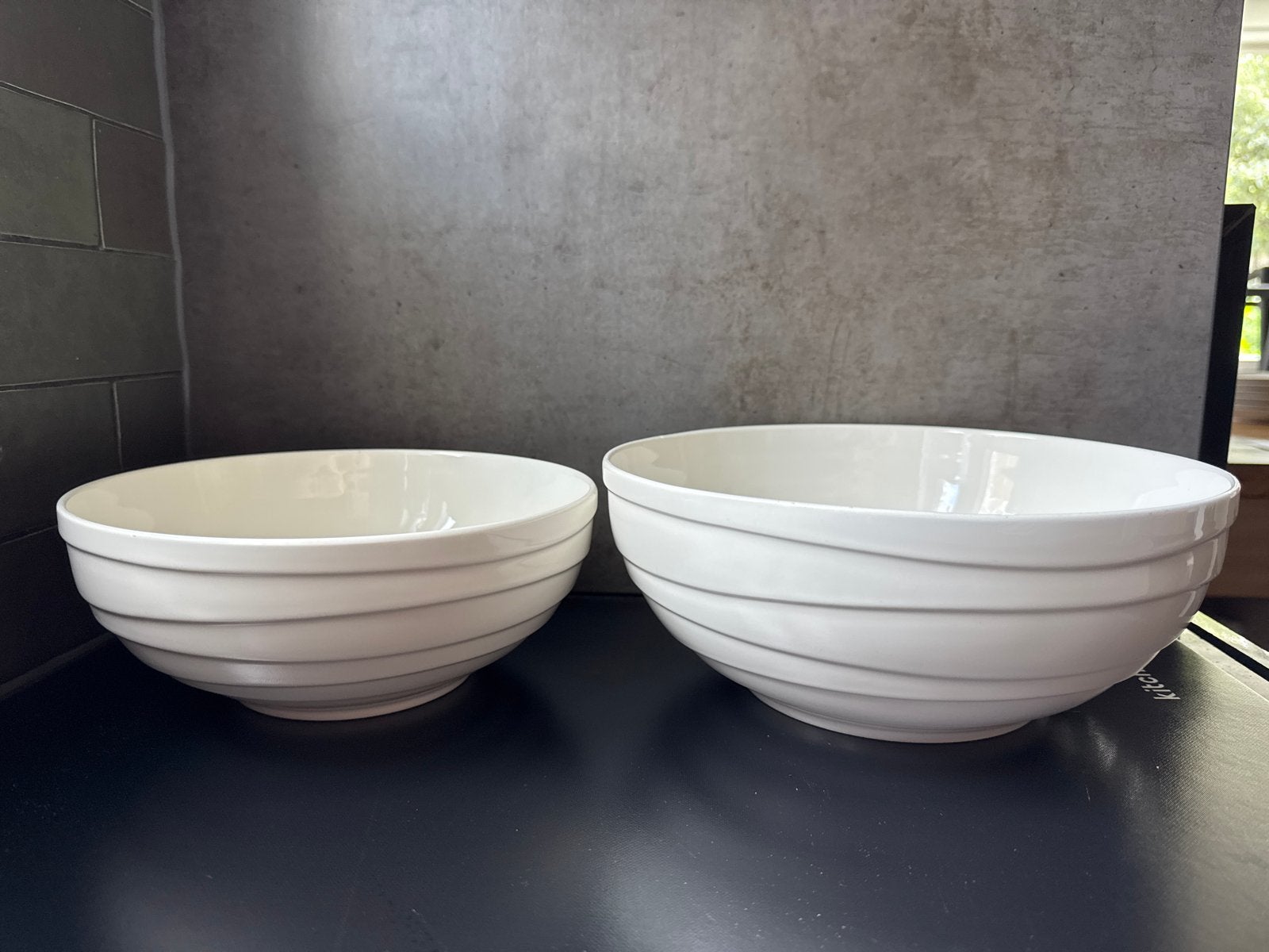 Jamie Oliver Waves Schalen - 24 cm en 21 cm, Porselein of Keramiek, Schaal, Rond, Geribbeld