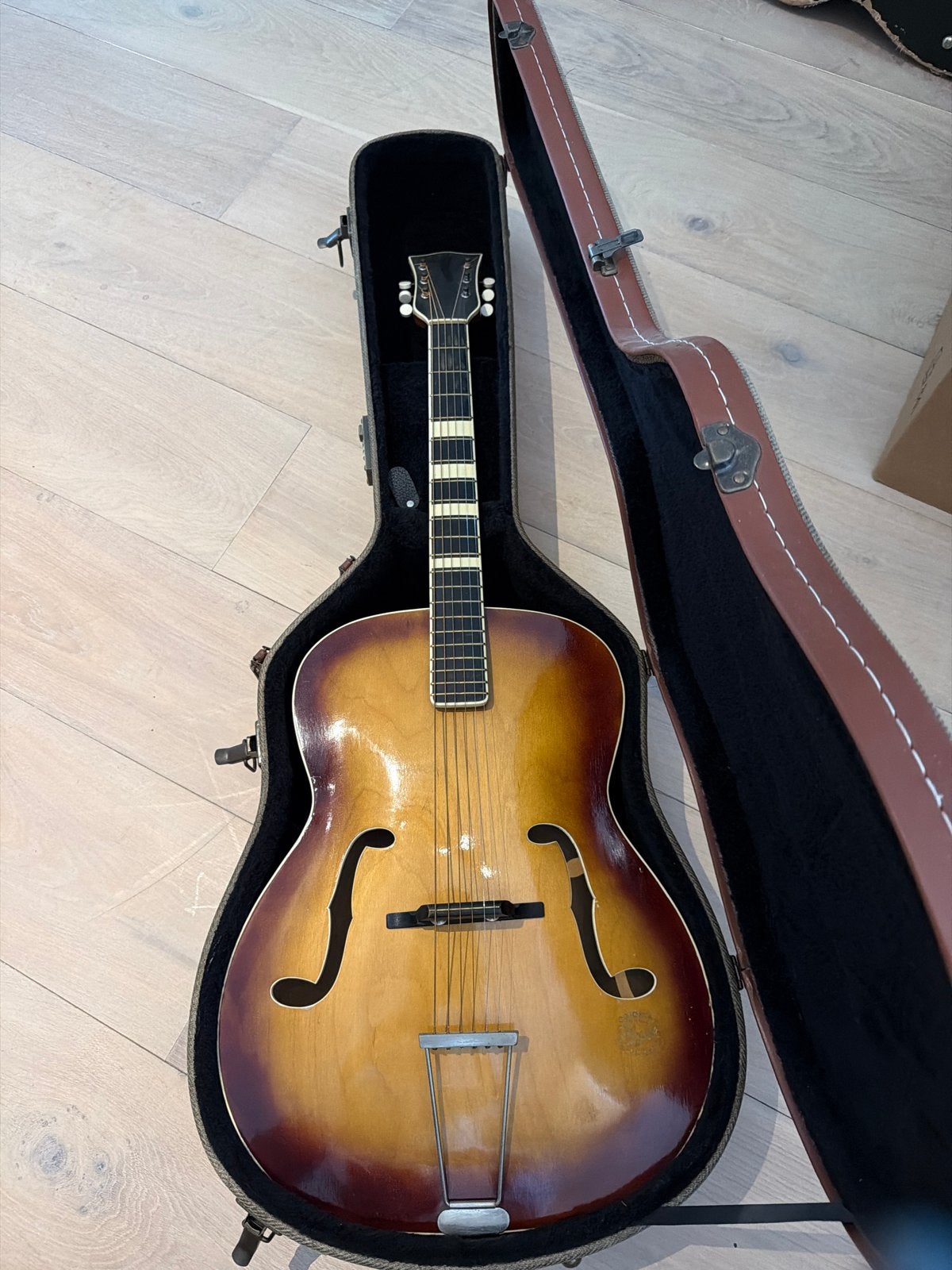 Bijzondere Archetop Andre Hoyer gitaar (jaren '50), Muziek en Instrumenten, Ophalen, Gebruikt, Overige typen