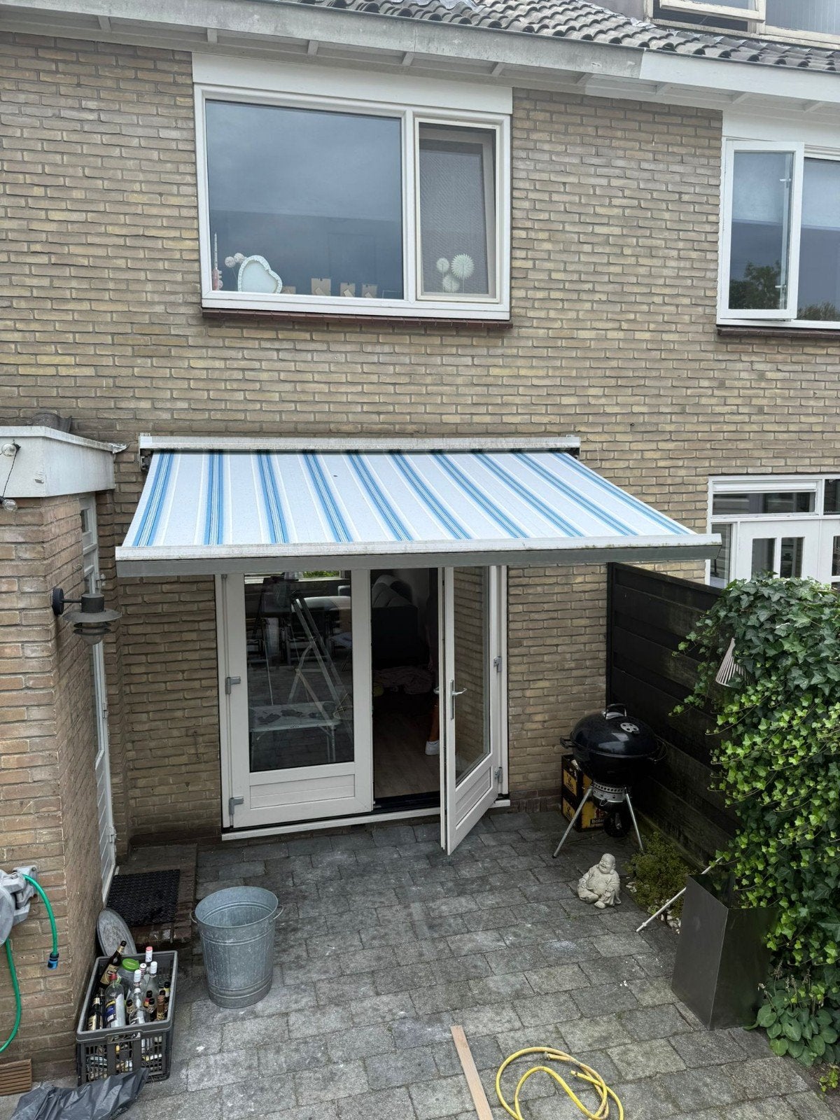 Te koop elektrisch bedienbare zonnescherm, Tuin en Terras, Zonneschermen, Ophalen, Gebruikt, Elektrisch, 150 tot 300 cm