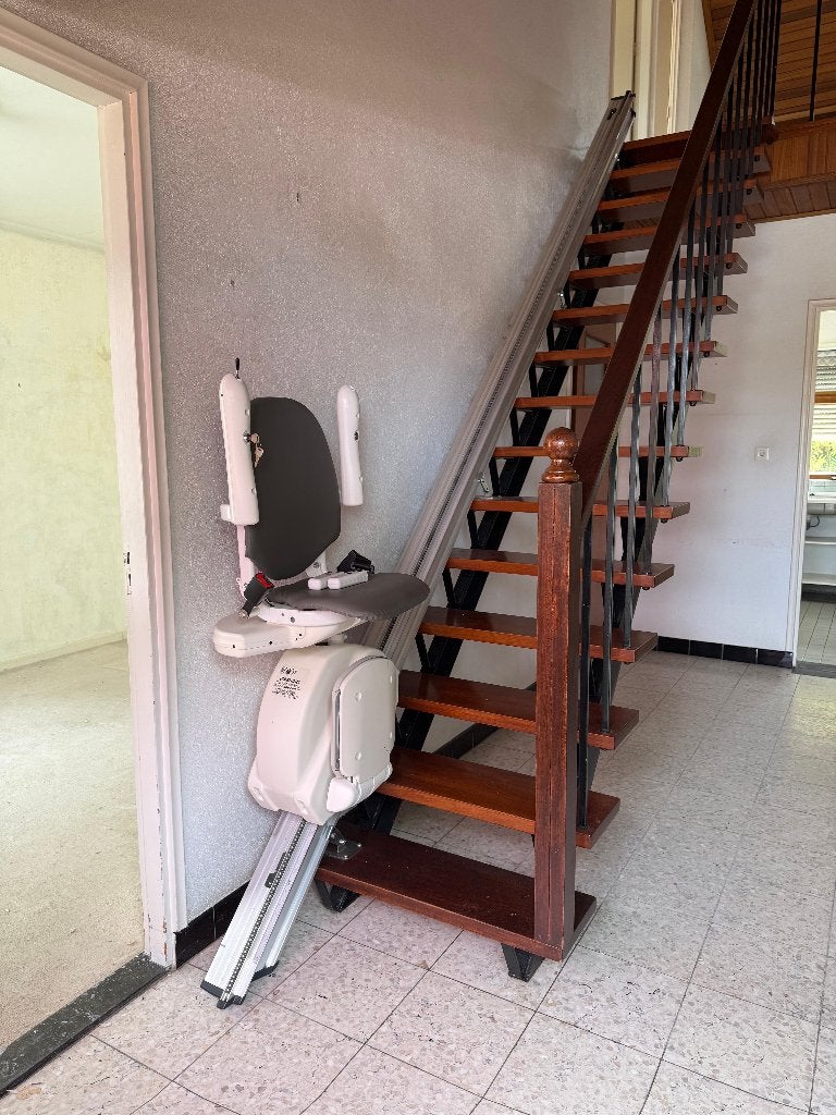 Traplift te koop vrijwel nieuw, Diversen, Trapliften, Ophalen, Zo goed als nieuw, Recht