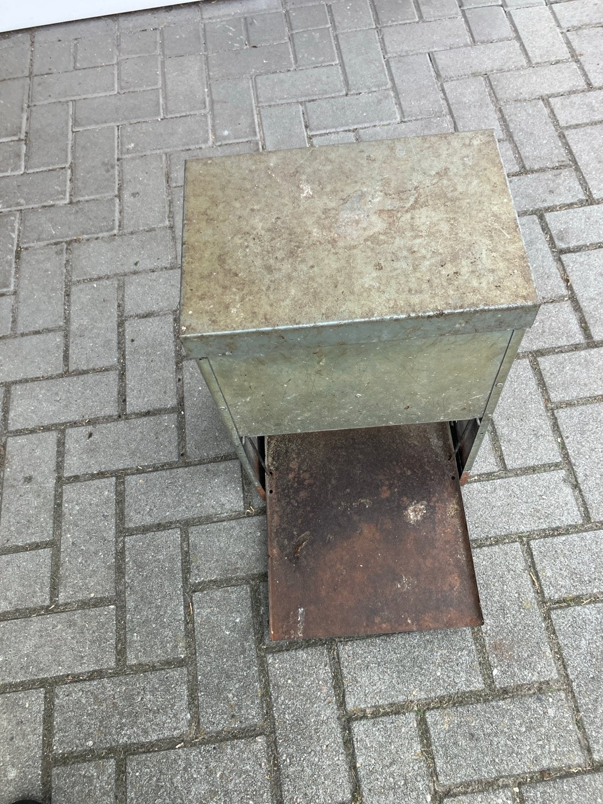 Trapbak voerbak voor kippen pluimvee watervogels, Ophalen, Gebruikt, Drinken en Voederen