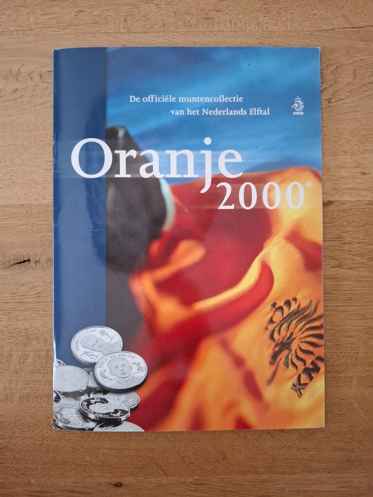 Oranje 2000 KNVB Nederlands Elftal muntenalbum, Verzamelen, Ophalen of Verzenden, Zo goed als nieuw, Overige binnenlandse clubs
